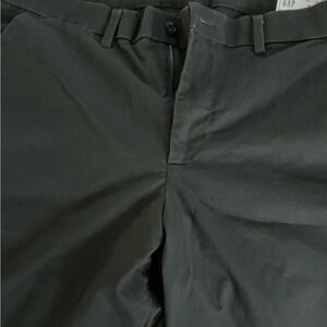 GAP olive Slim Fit Pants 33-34‎ slim fit inseam 32 in